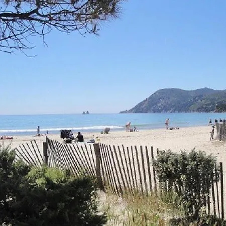 2 Au Coeur De La Station Balneaire, De Sable