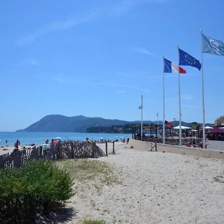 2 Au Coeur De La Station Balneaire, De Sable