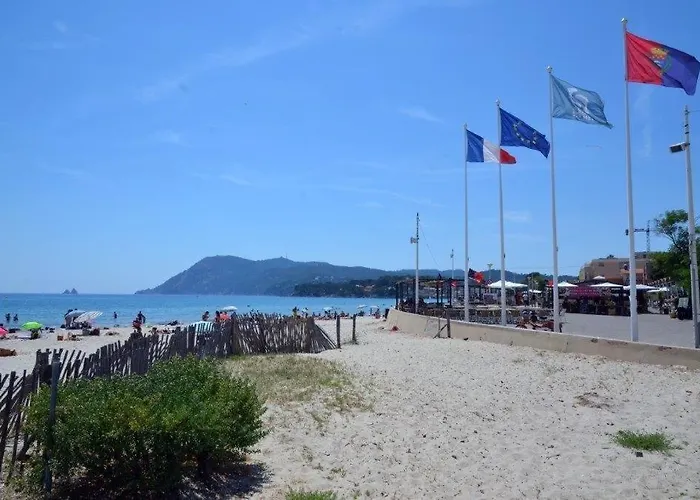 2 Au Coeur De La Station Balneaire, De Sable