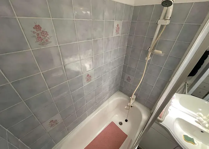 2 Au Coeur De La Station Balneaire, De Sable